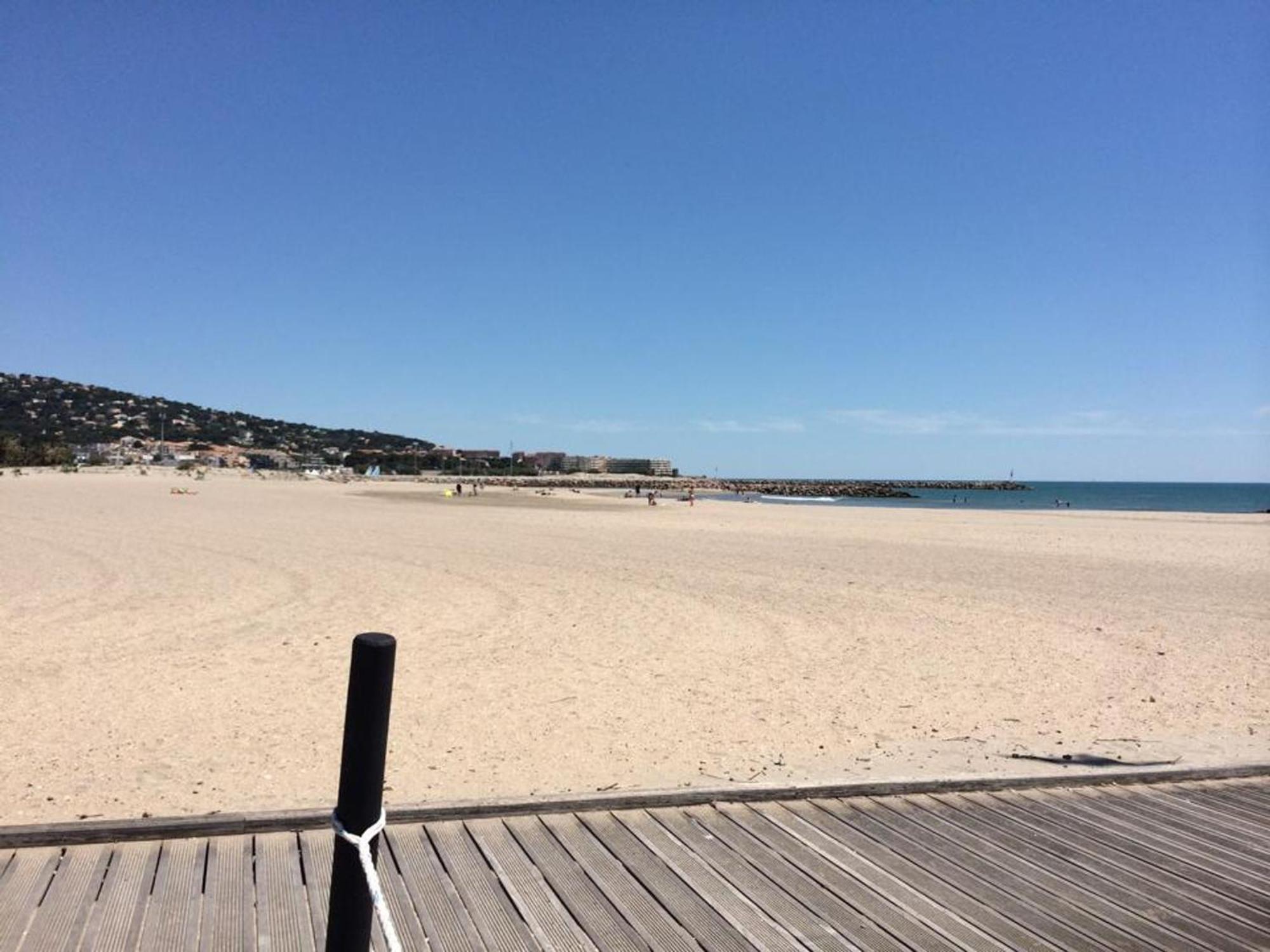 Appartement 2 Pieces Avec Terrasse 25M² Et Parking A 50M De La Plage - Fr-1-338-114 Sète Zewnętrze zdjęcie